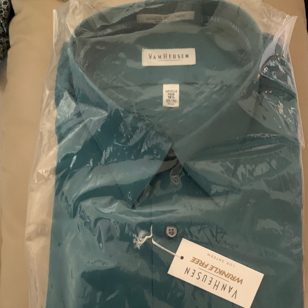 Van Heusen Men's Teal Dress Shirt